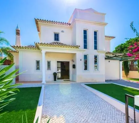Vale Do Garrao Sleeps 8 Pool Air Con T607877