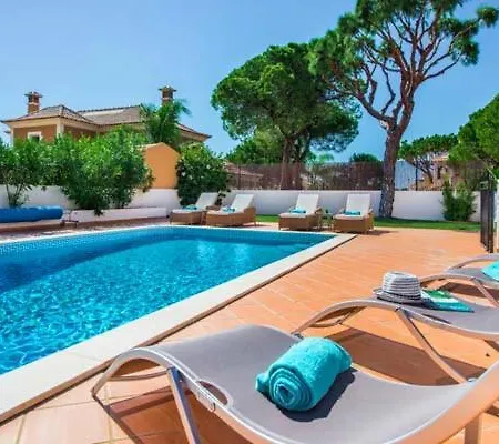 Vale Do Garrao Sleeps 8 Pool Air Con T607877 *