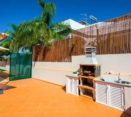 Vale Do Garrao Sleeps 8 Pool Air Con T607877