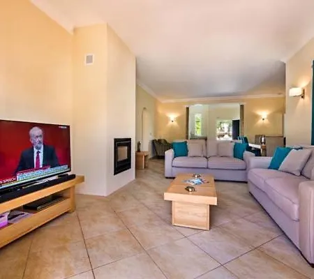 Villa Vale Do Garrao Sleeps 8 Pool Air Con T607877 *