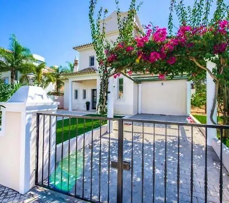 Vale Do Garrao Sleeps 8 Pool Air Con T607877 * Quinta do Lago