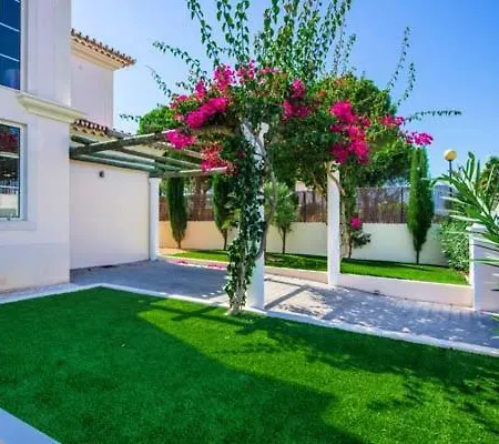 Vale Do Garrao Sleeps 8 Pool Air Con T607877 Villa *