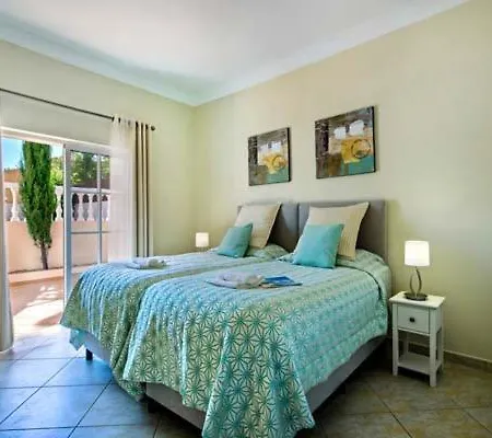 Vale Do Garrao Sleeps 8 Pool Air Con T607877 *